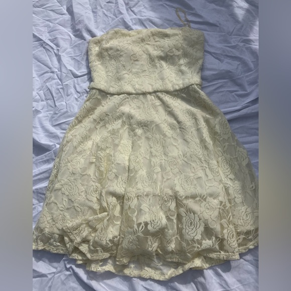 Strapless Lace Top Bohemian Summer/Spring Time Wear - Picture 1 of 2